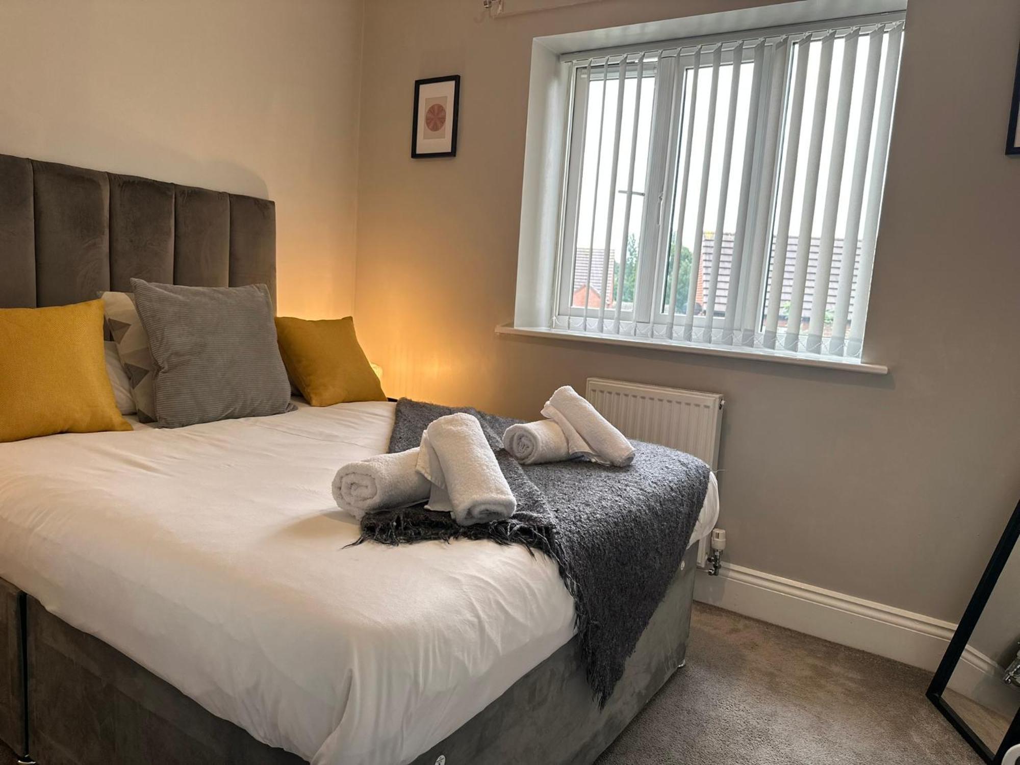 New Stylish House - Sleeps 7 - Free Parking - Contractors Welcome - Wifi Hébergement de vacances *
