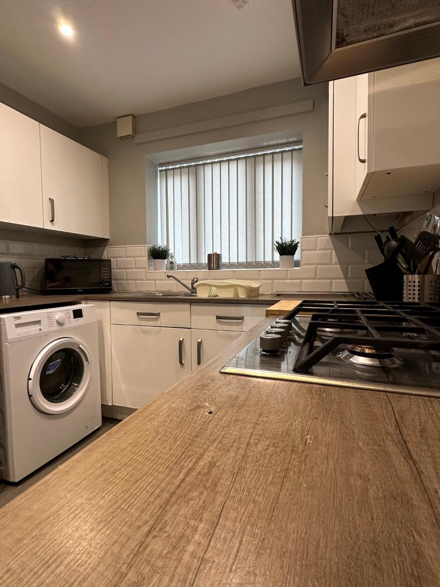 New Stylish House - Sleeps 7 - Free Parking - Contractors Welcome - Wifi Hébergement de vacances *