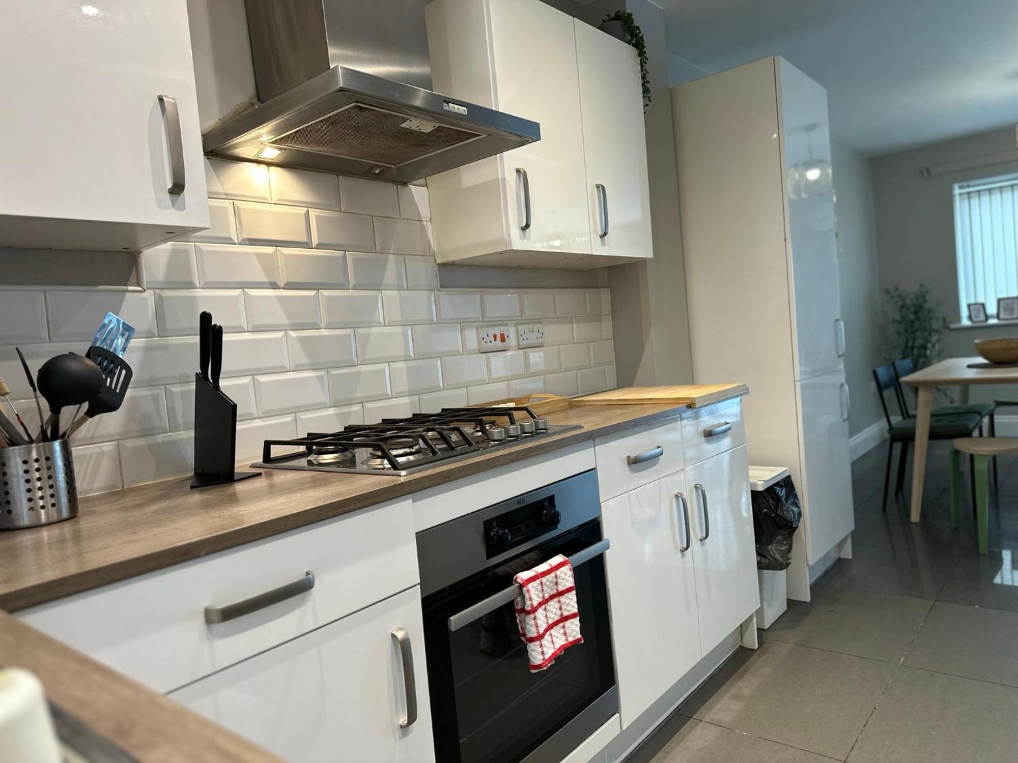 Hébergement de vacances New Stylish House - Sleeps 7 - Free Parking - Contractors Welcome - Wifi