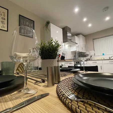 New Stylish House - Sleeps 7 - Free Parking - Contractors Welcome - Wifi Birmingham Extérieur photo